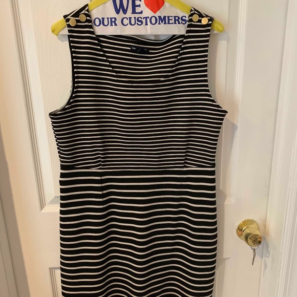gap black and white dress